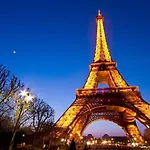 Cosy Near Eiffel Tour *