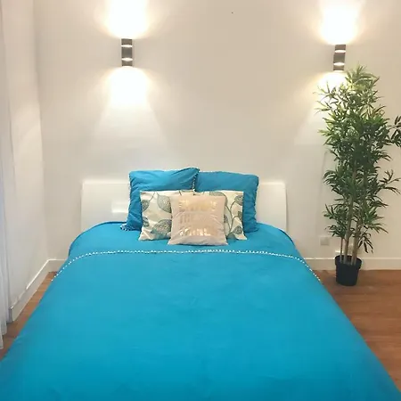 Cosy Near Eiffel Tour Bed & Breakfast