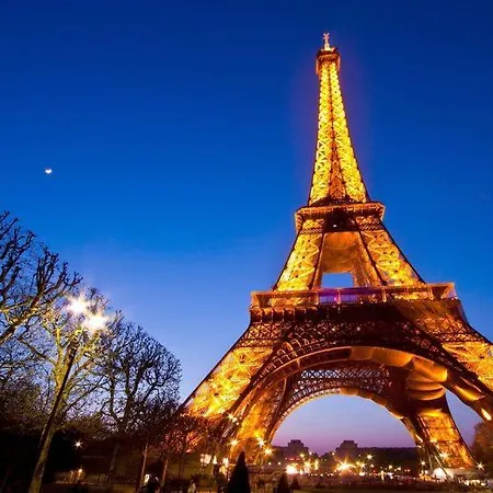 Cosy Near Eiffel Tour *